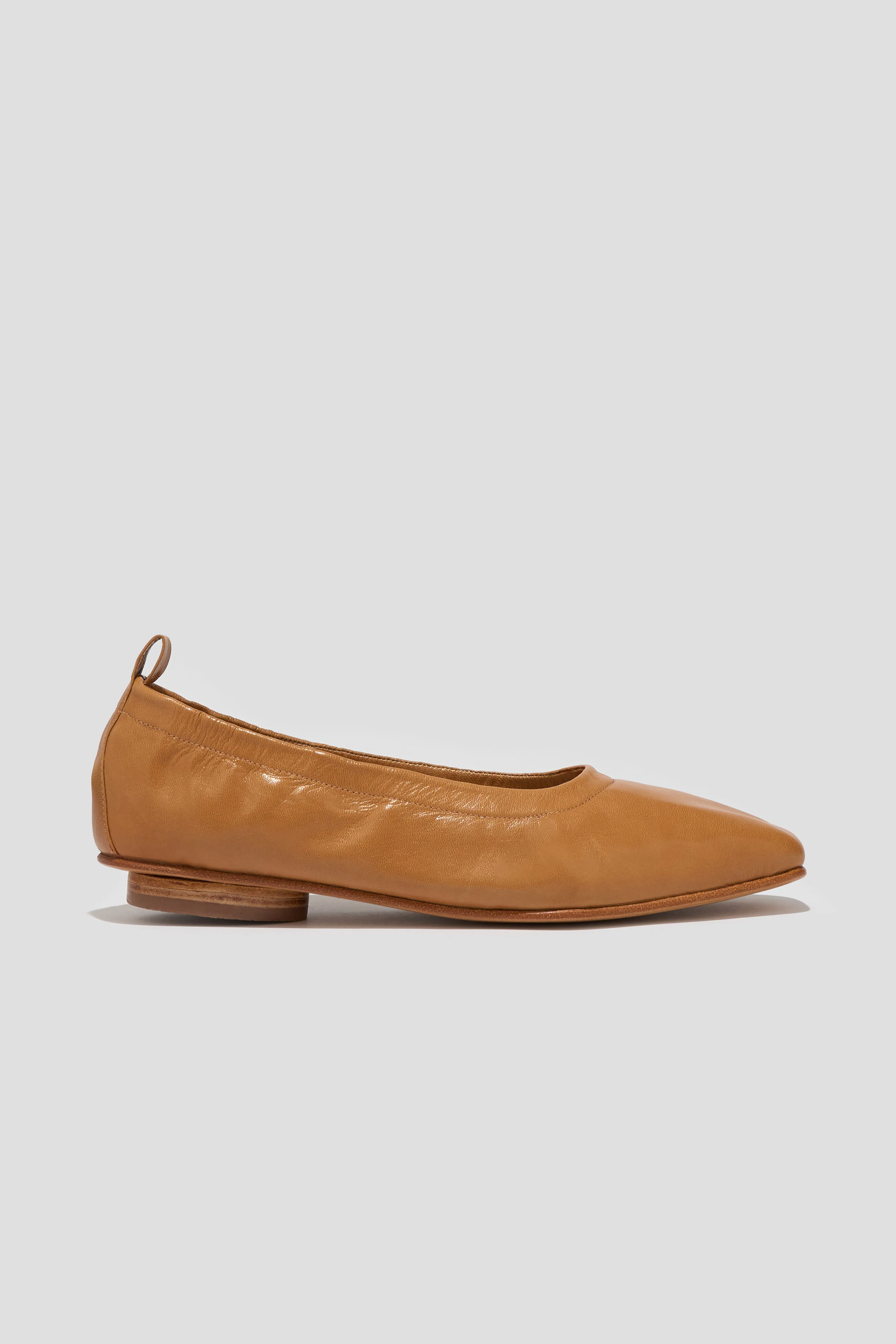 Daria Glove Flat in Suela