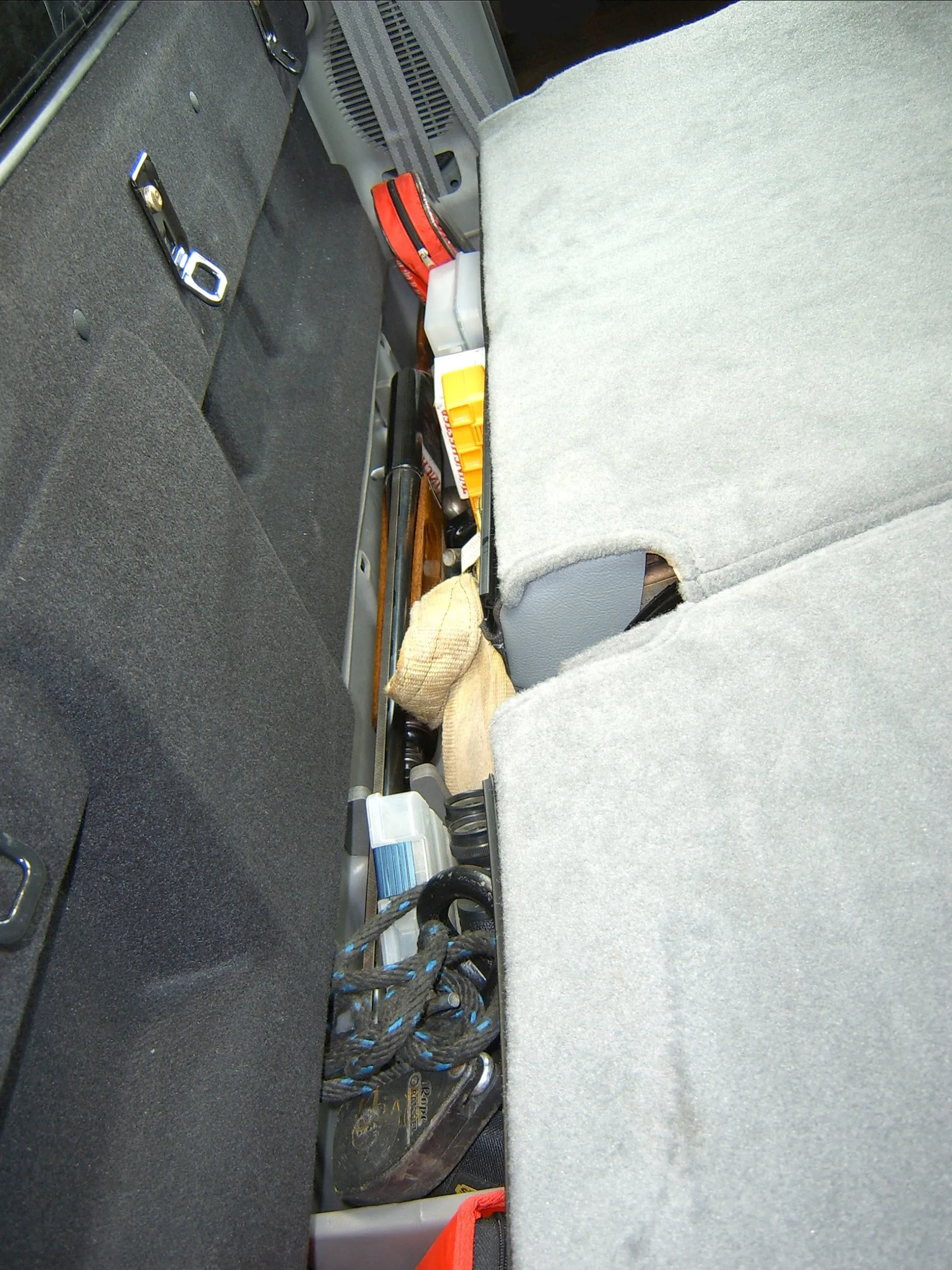 DU-HA 20025 DU-HA® Behind The Seat Storage; Incl. Gun Rack/Organizer; Black;