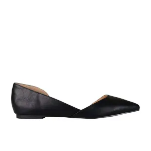 JOURNEE COLLECTION - Cortni Pointed Toe Flat