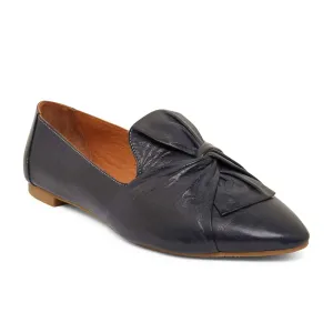 Rosco Flat in Navy Leather