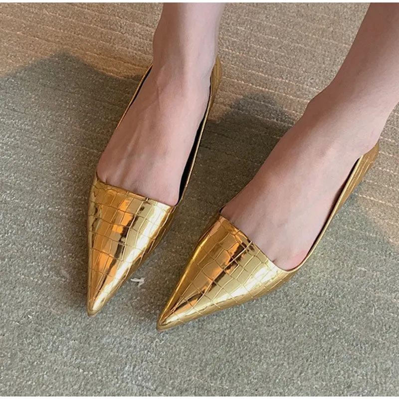 Women's Flats Shoes Summer Outdoor Casual Shoes Slip-on Loafers Shallow Pointed Toe Fashion Female Shoes New Design Flats